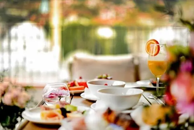 Deluxe Tek Büyük Yataklı Oda, 1 Çift Kişilik Yatak, Balkon, Şehir Manzaralı