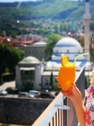 Deluxe Tek Büyük Yataklı Oda, 1 Çift Kişilik Yatak, Balkon, Şehir Manzaralı