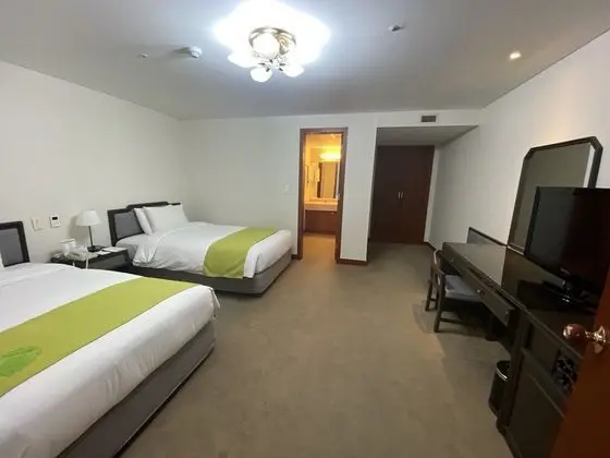 Twin Suite(2 semi double beds), Non Smoking