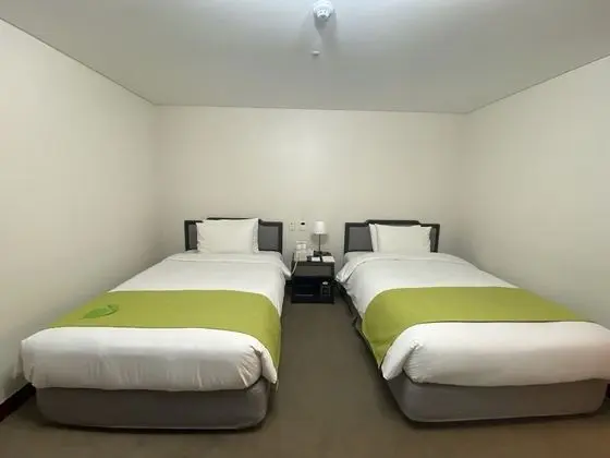 Twin Suite(2 semi double beds), Non Smoking
