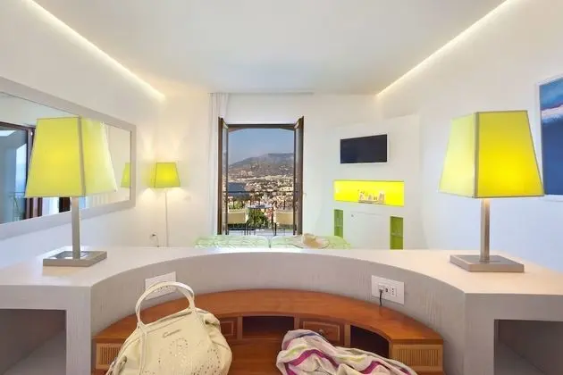 Deluxe Oda, Balkon, Deniz Manzaralı