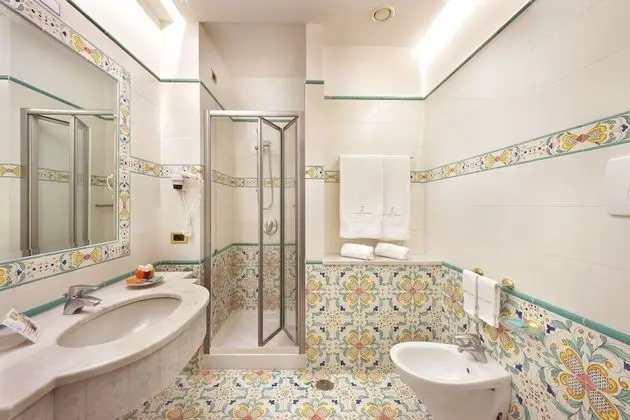 Superior Tek Büyük veya İki Ayrı Yataklı Oda, Balkon, Deniz Manzaralı
