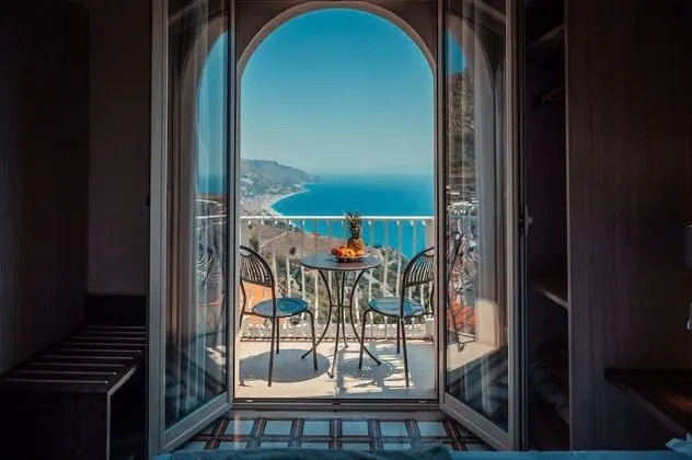 Deluxe Tek Büyük veya İki Ayrı Yataklı Oda