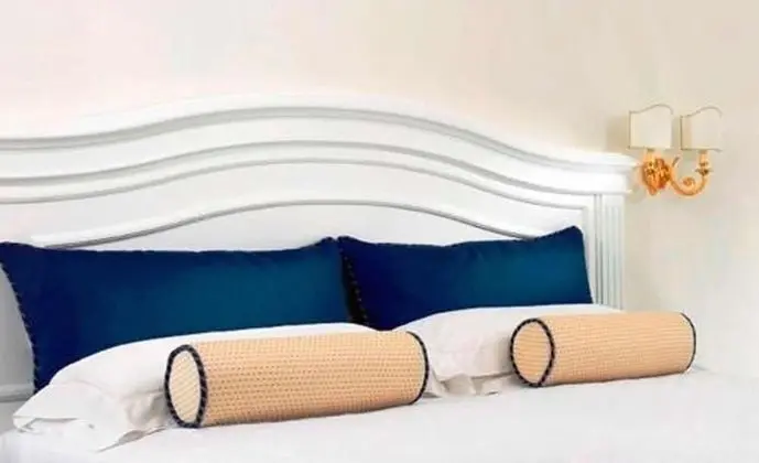 Classic Tek Büyük Yataklı Oda, Balkon, Kısmi Deniz Manzaralı