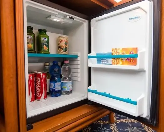 Classic Tek Büyük Yataklı Oda, Balkon, Kısmi Deniz Manzaralı
