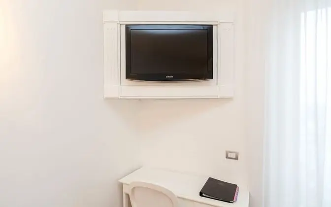 Exclusive Tek Büyük Yataklı Oda, Balkon, Kısmi Deniz Manzaralı