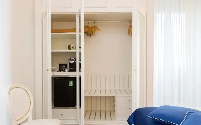 Exclusive Tek Büyük Yataklı Oda, Balkon, Kısmi Deniz Manzaralı