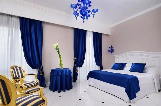 Exclusive Tek Büyük Yataklı Oda, Balkon, Kısmi Deniz Manzaralı