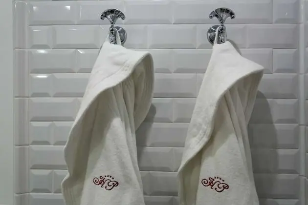 Exclusive Tek Büyük Yataklı Oda, Balkon, Kısmi Deniz Manzaralı