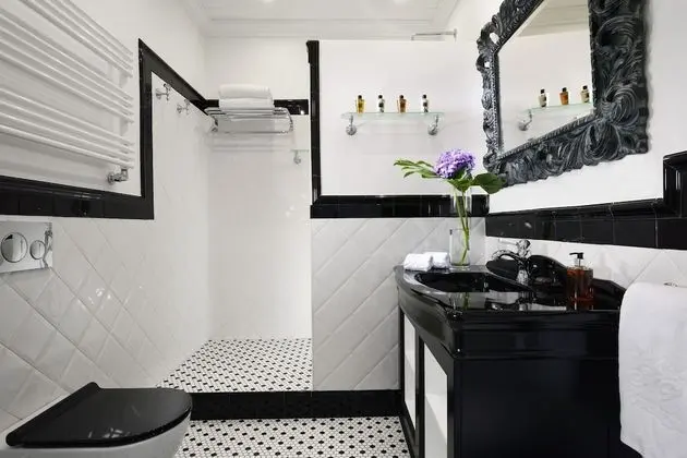 Tek Büyük Yataklı Oda, Balkon, Kısmi Deniz Manzaralı (Prestige)