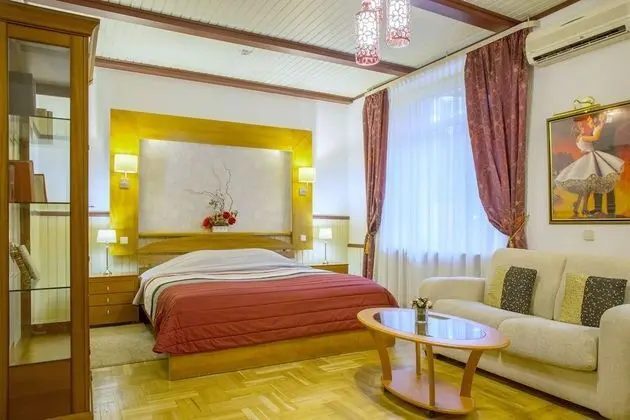 Family Tek Büyük Yataklı Oda