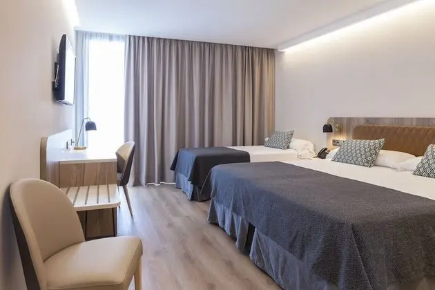 Standard Üç Kişilik Oda, Balkon, Şehir Manzaralı