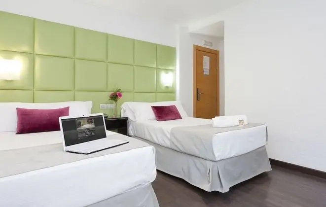 Standard Tek Büyük veya İki Ayrı Yataklı Oda