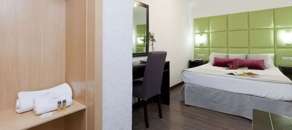 Standard Tek Büyük veya İki Ayrı Yataklı Oda