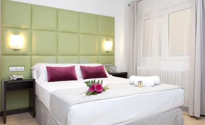 Standard Tek Büyük veya İki Ayrı Yataklı Oda