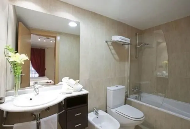 Standard Tek Büyük veya İki Ayrı Yataklı Oda