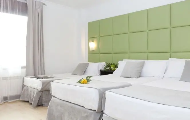 Üç Kişilik Oda, 3 Tek Kişilik Yatak