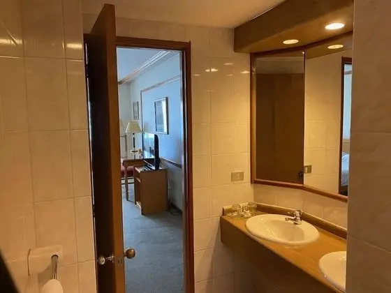 Üç Kişilik Oda, Deniz Manzaralı