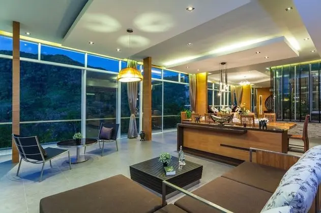 3 Bedrooms Penthouse, Mountain View