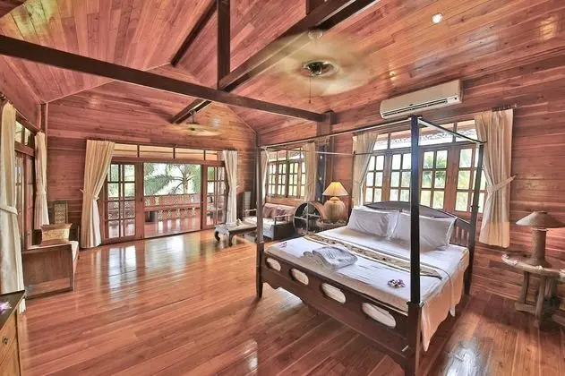 4 Bedrooms Pool Villa, Partial Sea View
