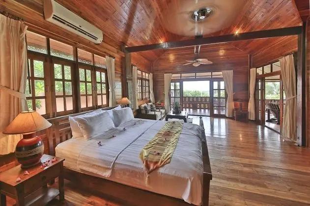 4 Bedrooms Pool Villa, Partial Sea View