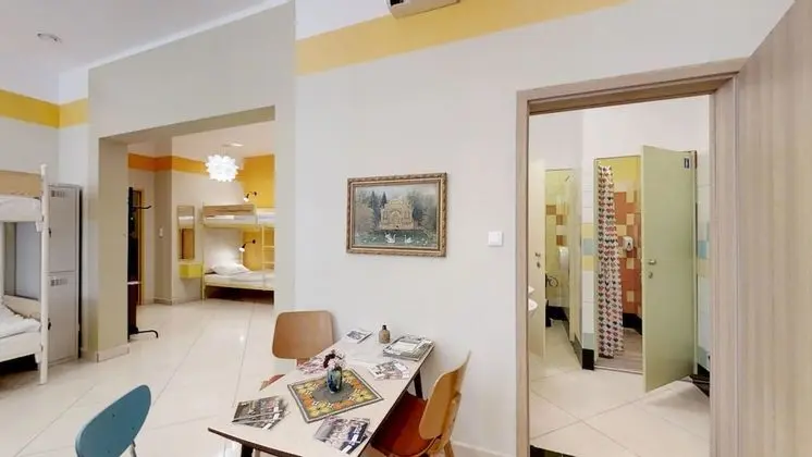 Standard Ortak Ranzalı Oda, Sadece kadınlar için