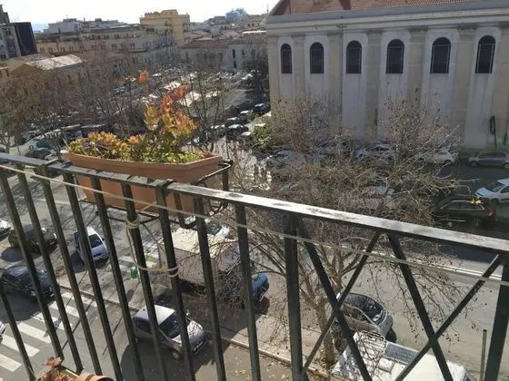 Apart Daire, 1 Büyük (Queen) Boy Yatak