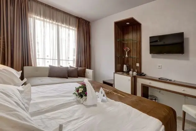 Premium Tek Büyük Yataklı Oda