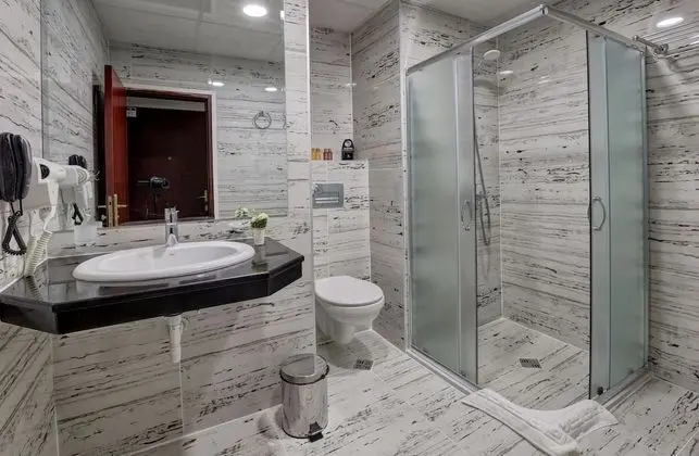 Premium Tek Büyük Yataklı Oda