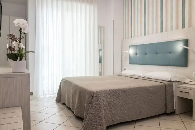 Tek Büyük Yataklı Oda, Balkon