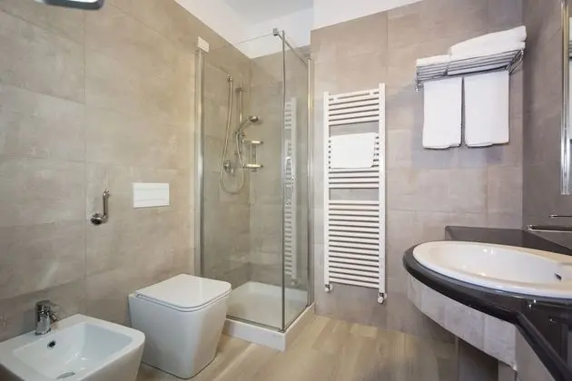 Üç Kişilik Oda, Balkon
