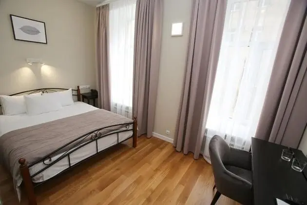 Standard Tek Büyük Yataklı Oda