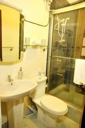 2 BEDROOM APARTMENT 2 BATHROOMS