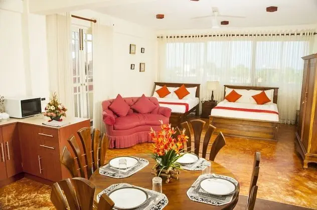 3 BEDROOM APARTMENT 2 BATHROOMS