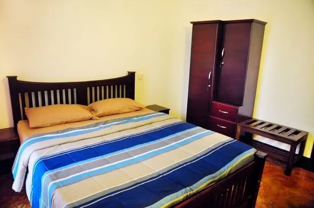 DELUXE DOUBLE ROOM ATTCHED BATHROOM