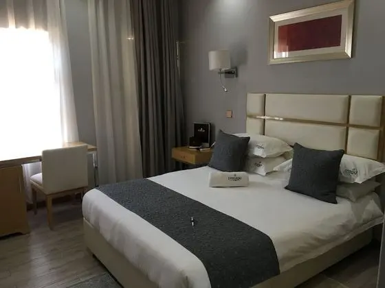 Standard Tek Büyük Yataklı Oda