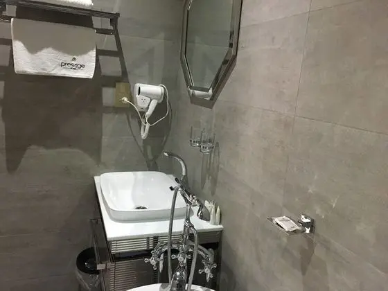 Standard Tek Büyük Yataklı Oda