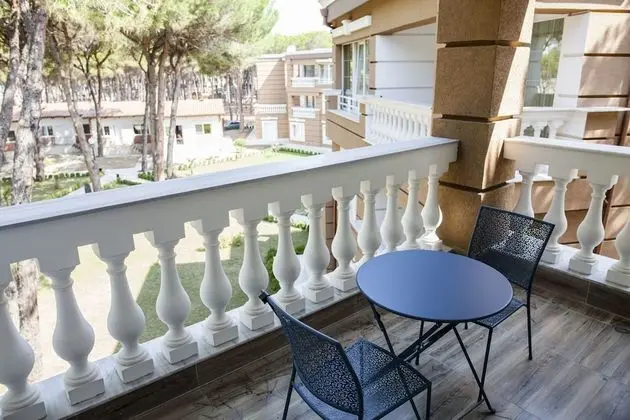 Villa Superior Triple Room with Patio and Sea View