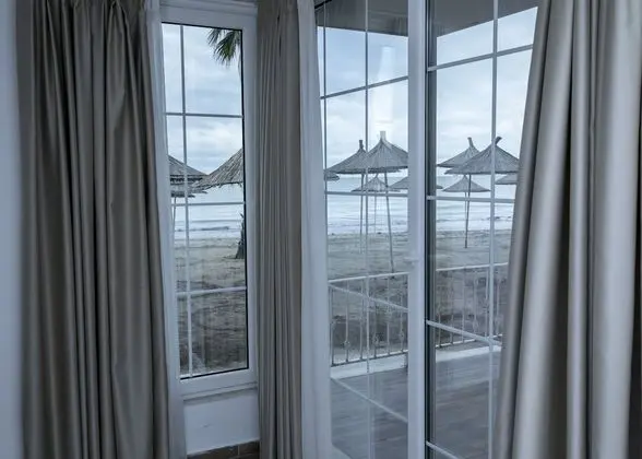 Villa Superior Triple Room with Patio and Sea View