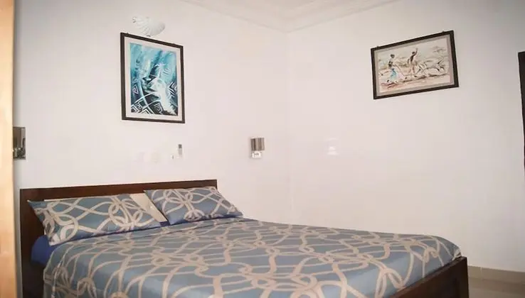 Basic Oda, Bahçe Manzaralı (Adiake)