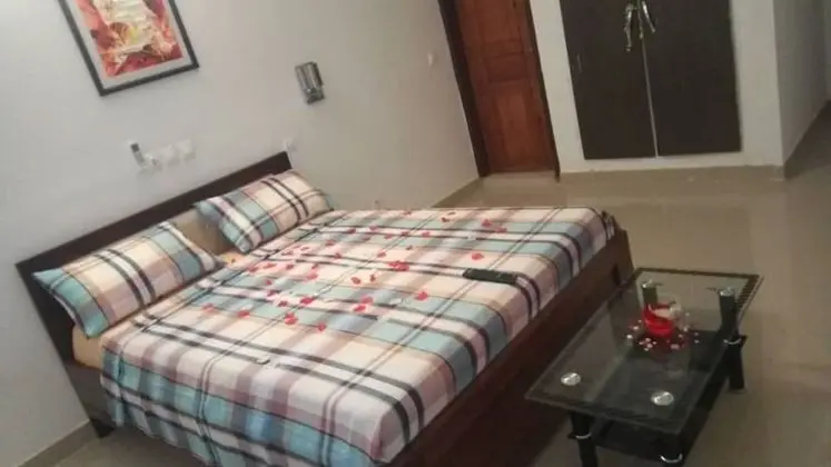 Economy Oda, Havuz Manzaralı (Bonoua)