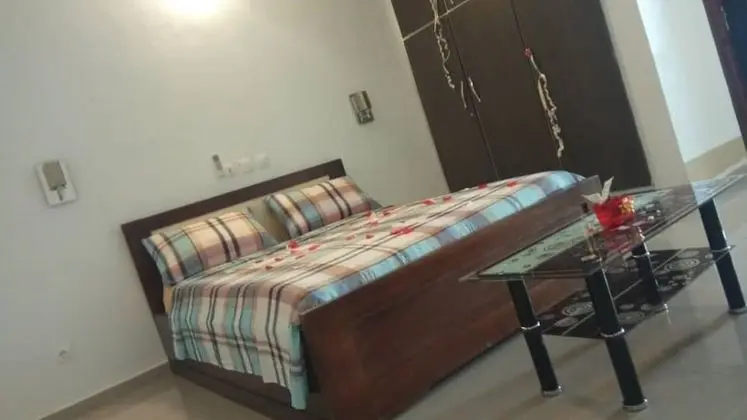 Economy Oda, Havuz Manzaralı (Bonoua)