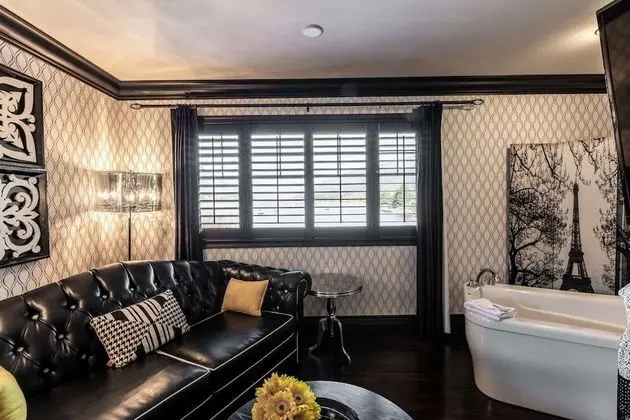 Süit, 1 En Büyük (King) Boy Yatak, Sigara İçilmez, Balkon