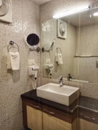 Deluxe Tek Büyük Yataklı Oda, 1 Büyük (Queen) Boy Yatak, Şehir Manzaralı