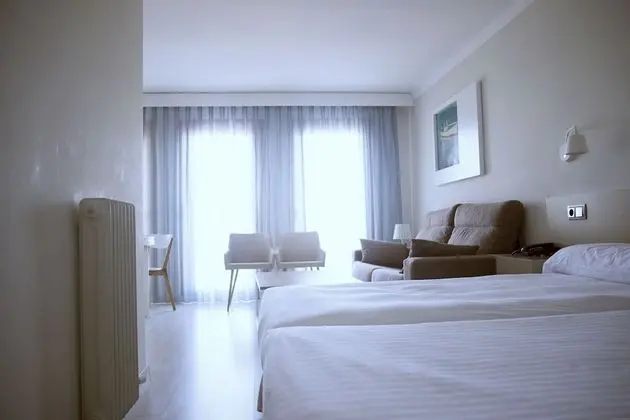 Üç Kişilik Oda (2 + 1)