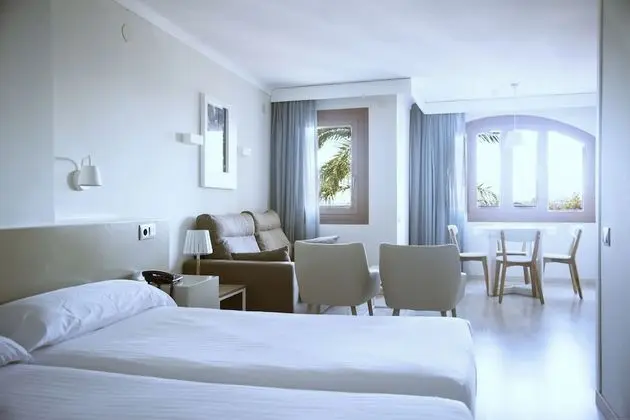 Üç Kişilik Oda, Deniz Manzaralı (2 Adults + 1 Child)