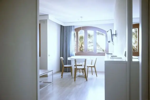 Üç Kişilik Oda, Deniz Manzaralı