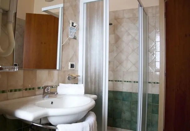 Tek Büyük veya İki Ayrı Yataklı Oda (Style)
