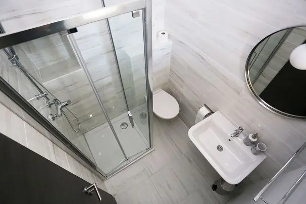 Tek Büyük Yataklı Oda, Balkon