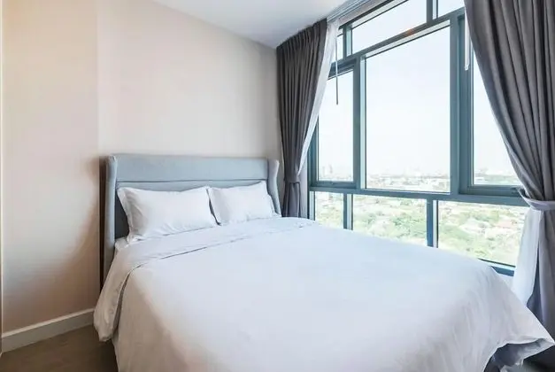1 Bedroom Condo